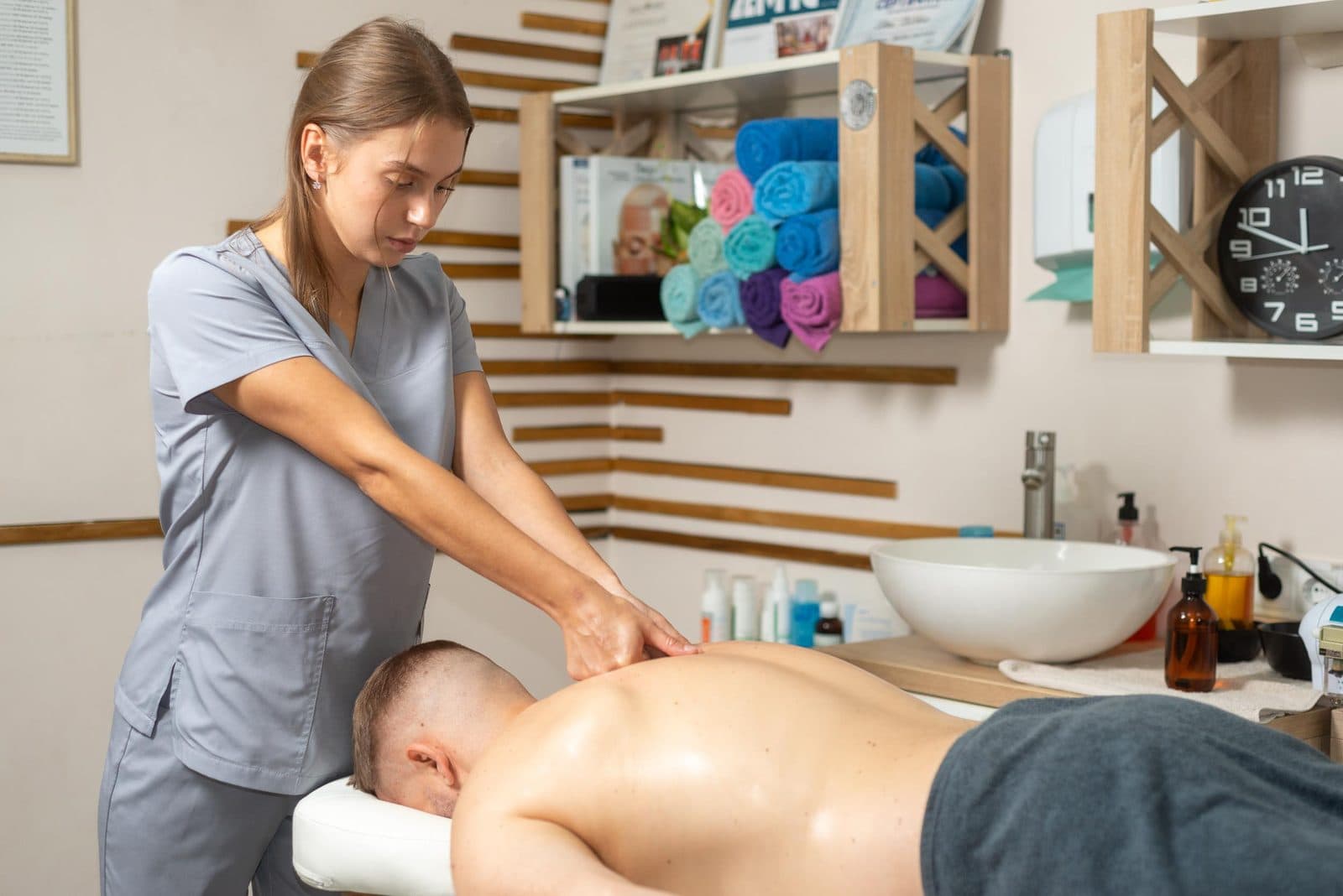 Масаж спини в Asaulenko Clinic, Чернігів